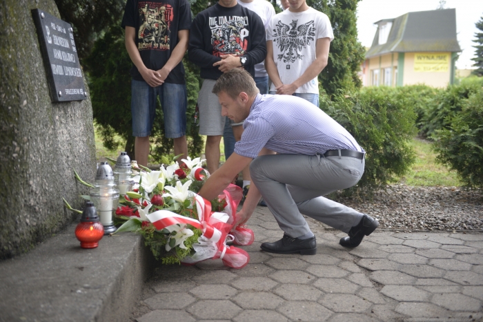 Oddali hołd w godzinę 