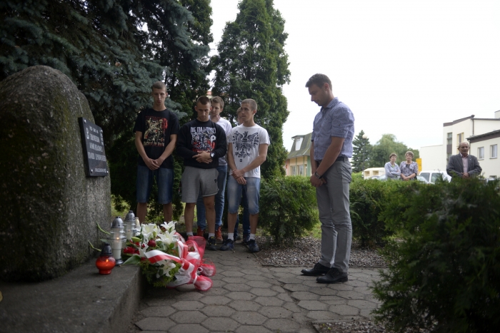 Oddali hołd w godzinę 