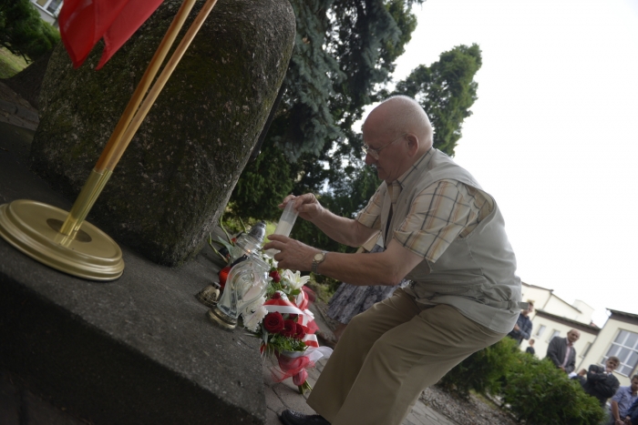 Oddali hołd w godzinę 