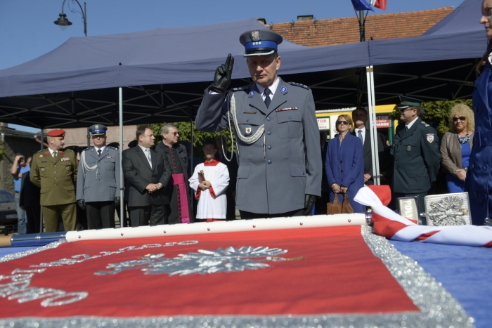 Lipnowska policja z nowym sztandarem - fotoreportaż