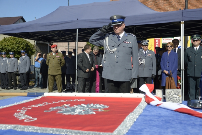 Lipnowska policja z nowym sztandarem - fotoreportaż