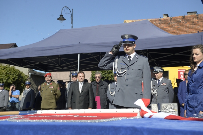 Lipnowska policja z nowym sztandarem - fotoreportaż
