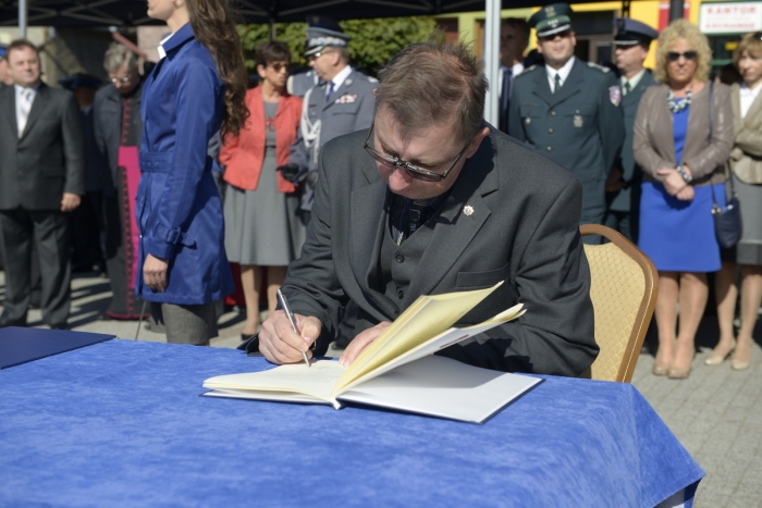 Lipnowska policja z nowym sztandarem - fotoreportaż