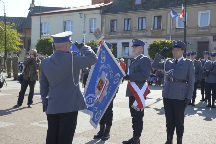 Lipnowska policja z nowym sztandarem - fotoreportaż