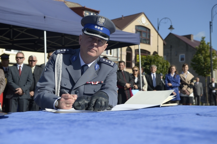 Lipnowska policja z nowym sztandarem - fotoreportaż
