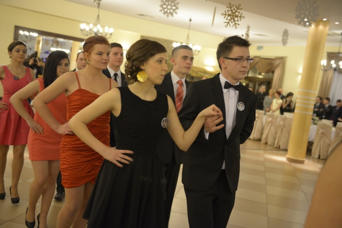 Studniówka ZS w Dobrzyniu nad Wisłą [foto]