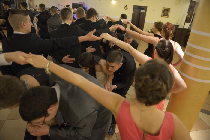 Studniówka ZS w Dobrzyniu nad Wisłą [foto]