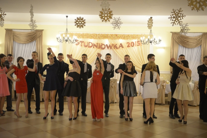 Studniówka ZS w Dobrzyniu nad Wisłą [foto]