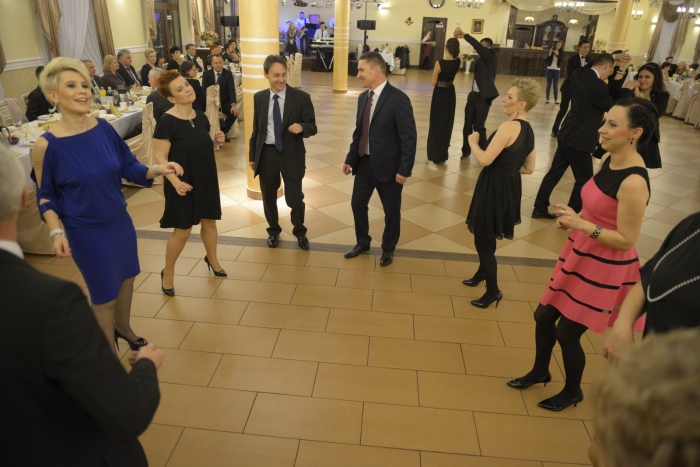 Studniówka ZS w Dobrzyniu nad Wisłą [foto]