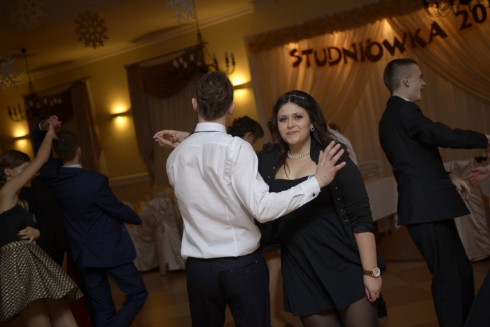 Studniówka ZS w Dobrzyniu nad Wisłą [foto]