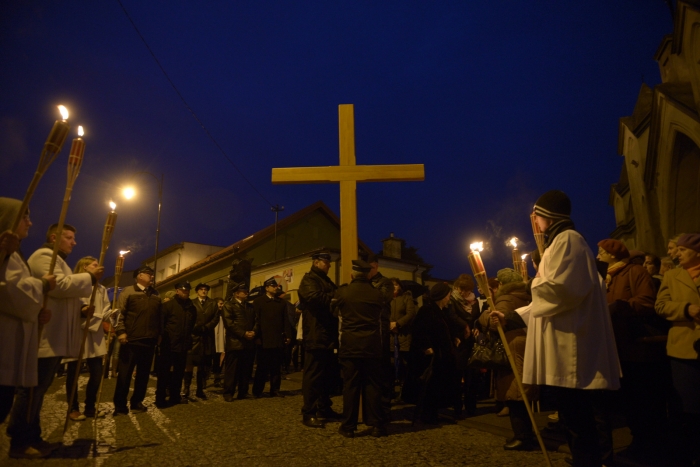 Droga krzyżowa ulicami miasta [foto]