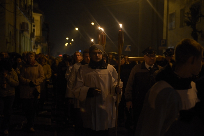 Droga krzyżowa ulicami miasta [foto]