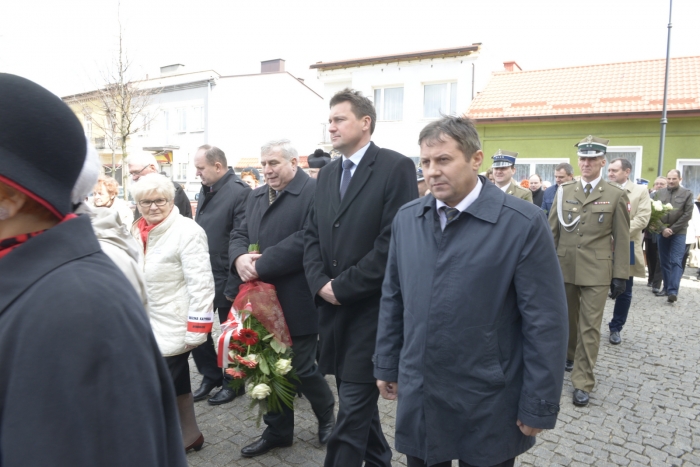 Odsłonięto tablicę ku czci pomordowanych - fotoreportaż