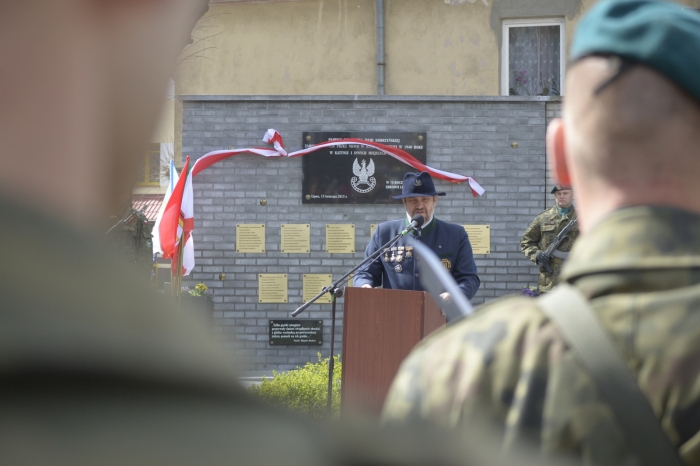 Odsłonięto tablicę ku czci pomordowanych - fotoreportaż