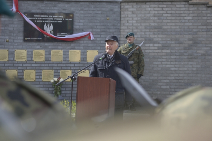 Odsłonięto tablicę ku czci pomordowanych - fotoreportaż