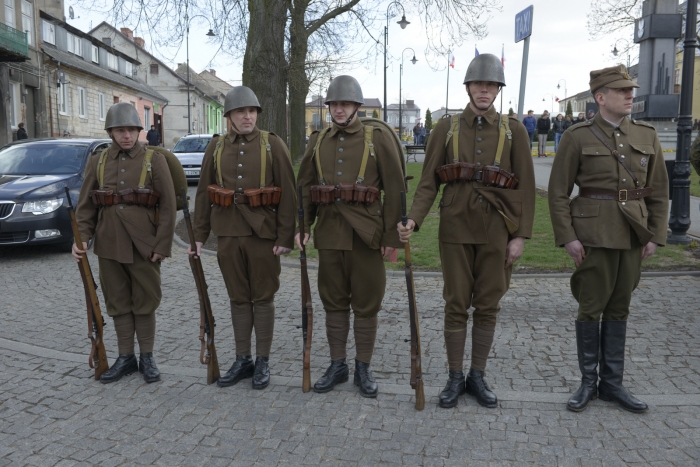 Odsłonięto tablicę ku czci pomordowanych - fotoreportaż
