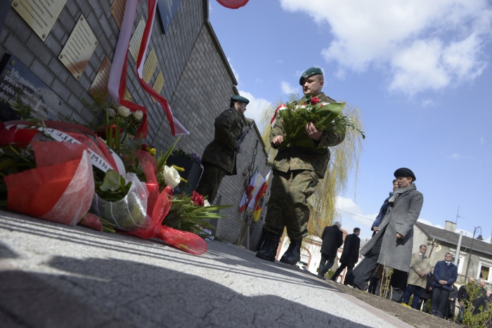 Odsłonięto tablicę ku czci pomordowanych - fotoreportaż