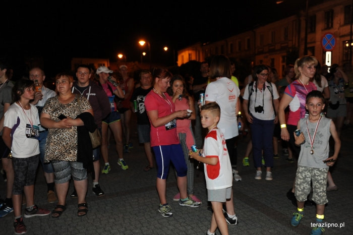 Nocą biegali ulicami Lipna - fotoreportaż