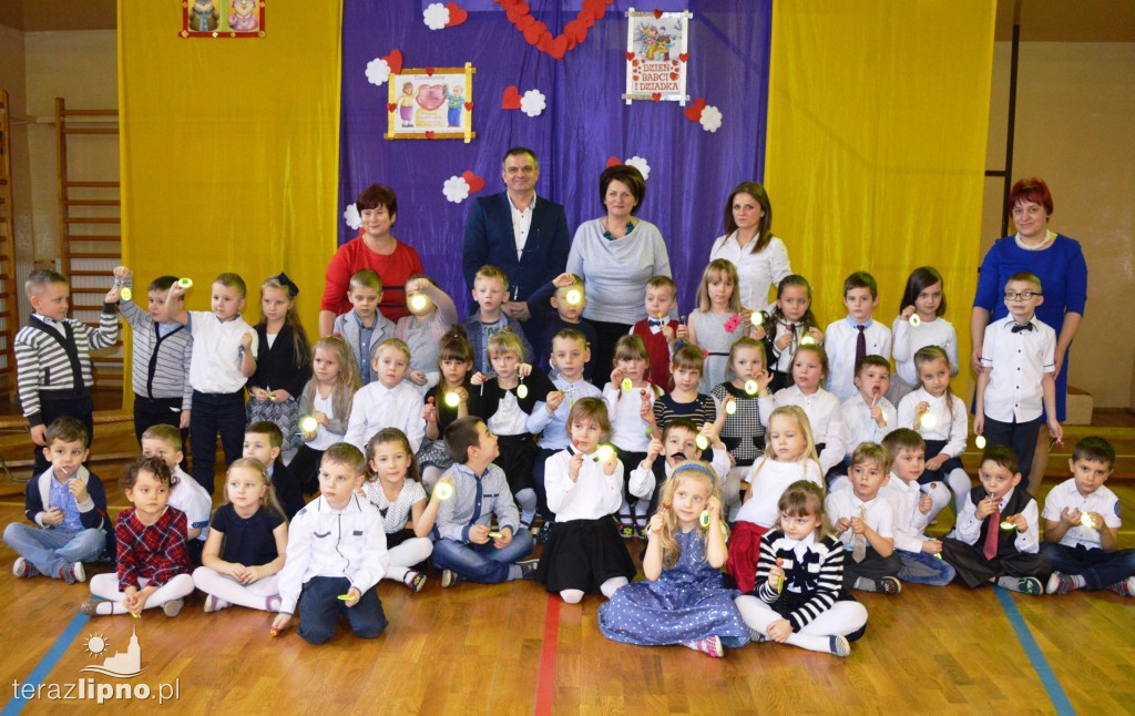 Dzień Babci i Dziadka w ZS w Radomicach
