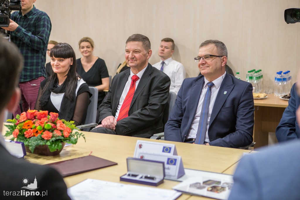 Podpisanie umowy na budowę DW559