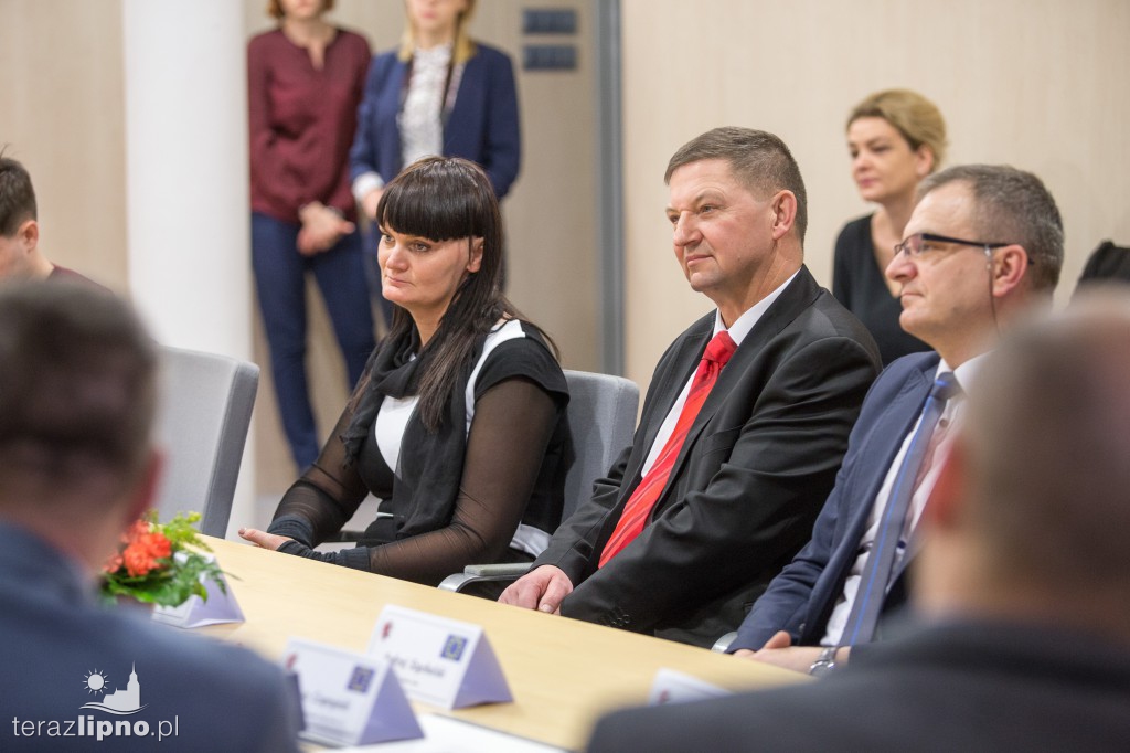 Podpisanie umowy na budowę DW559