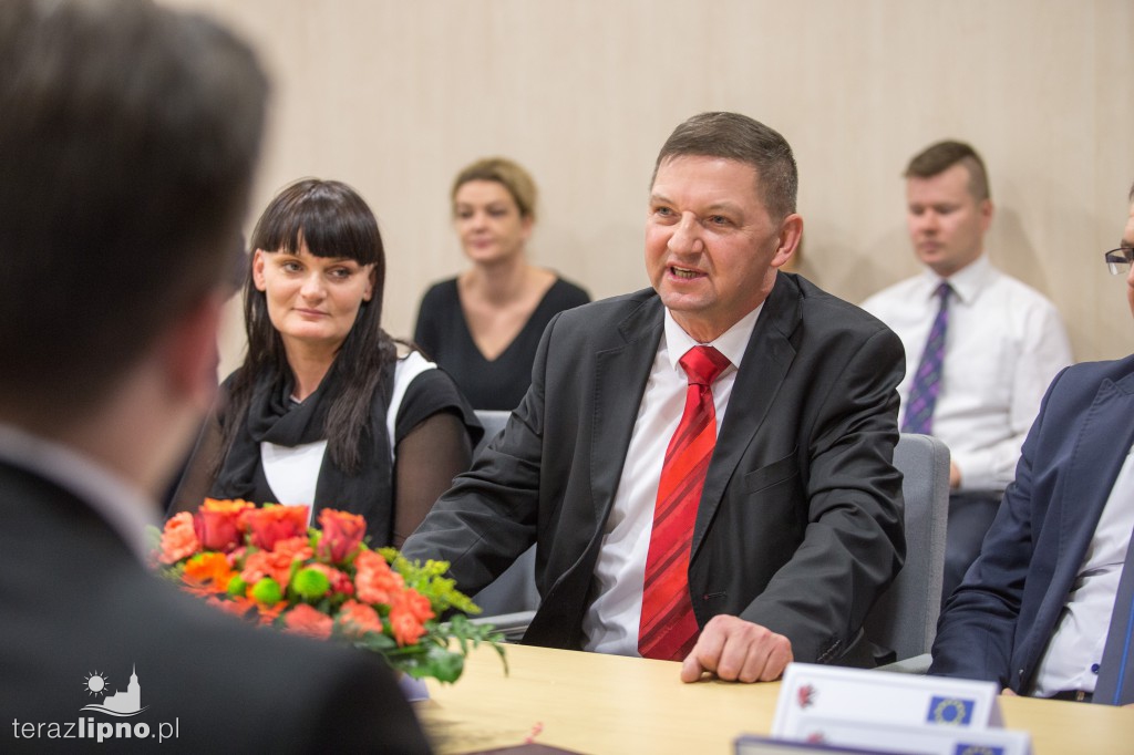 Podpisanie umowy na budowę DW559