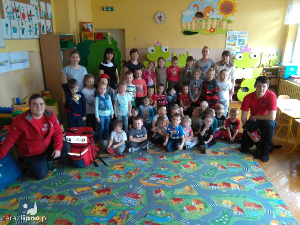 Ratownicy w przedszkolu w Radomicach