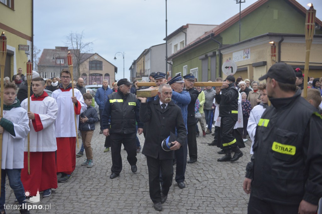 Droga Krzyżowa przeszła ulicami Lipna