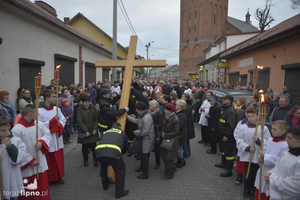 Droga Krzyżowa przeszła ulicami Lipna