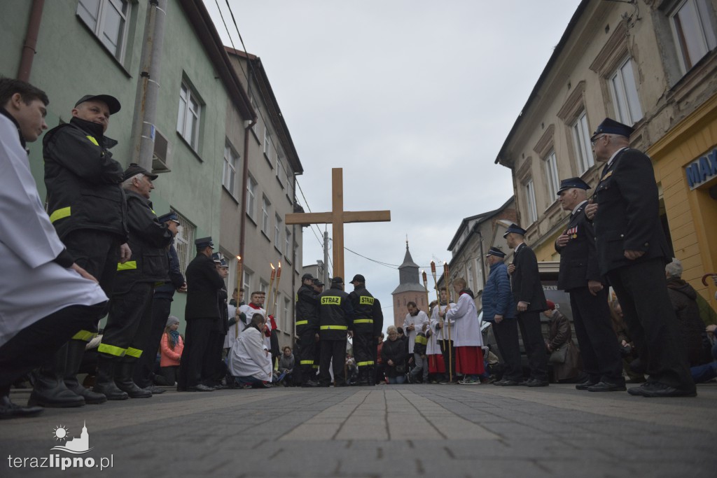 Droga Krzyżowa przeszła ulicami Lipna