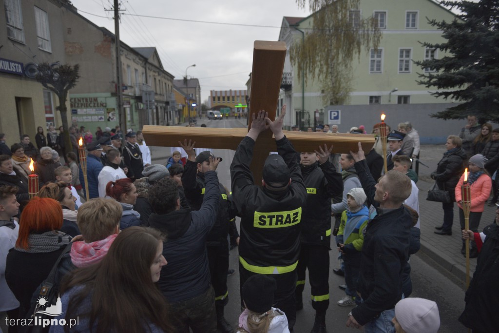 Droga Krzyżowa przeszła ulicami Lipna