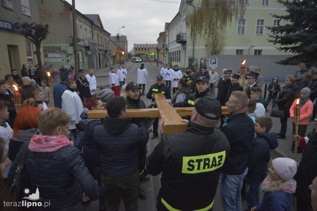 Droga Krzyżowa przeszła ulicami Lipna