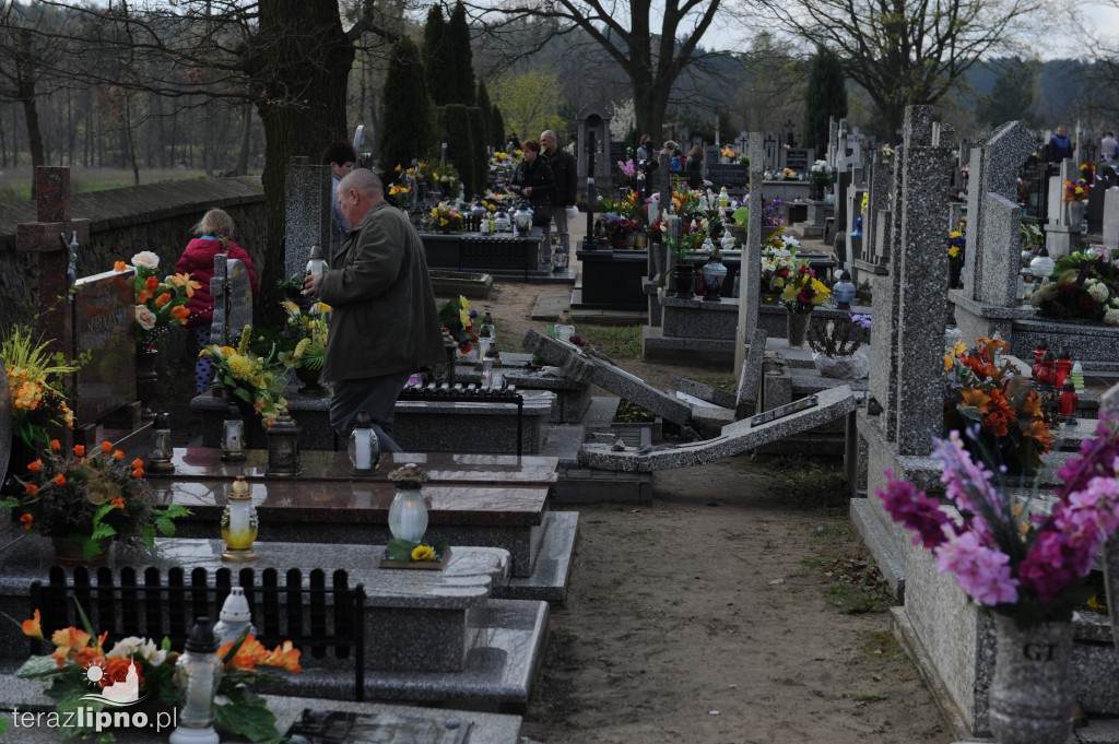 Dewastacja grobów w Skępem
