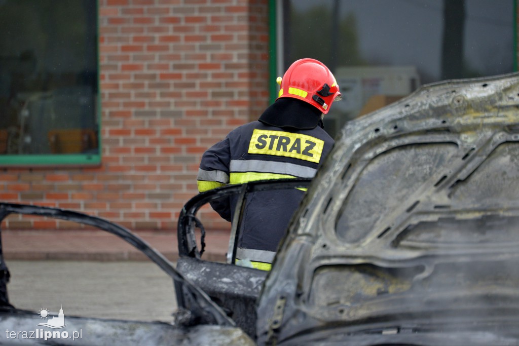 Osobowe BMW stanęło w płomieniach