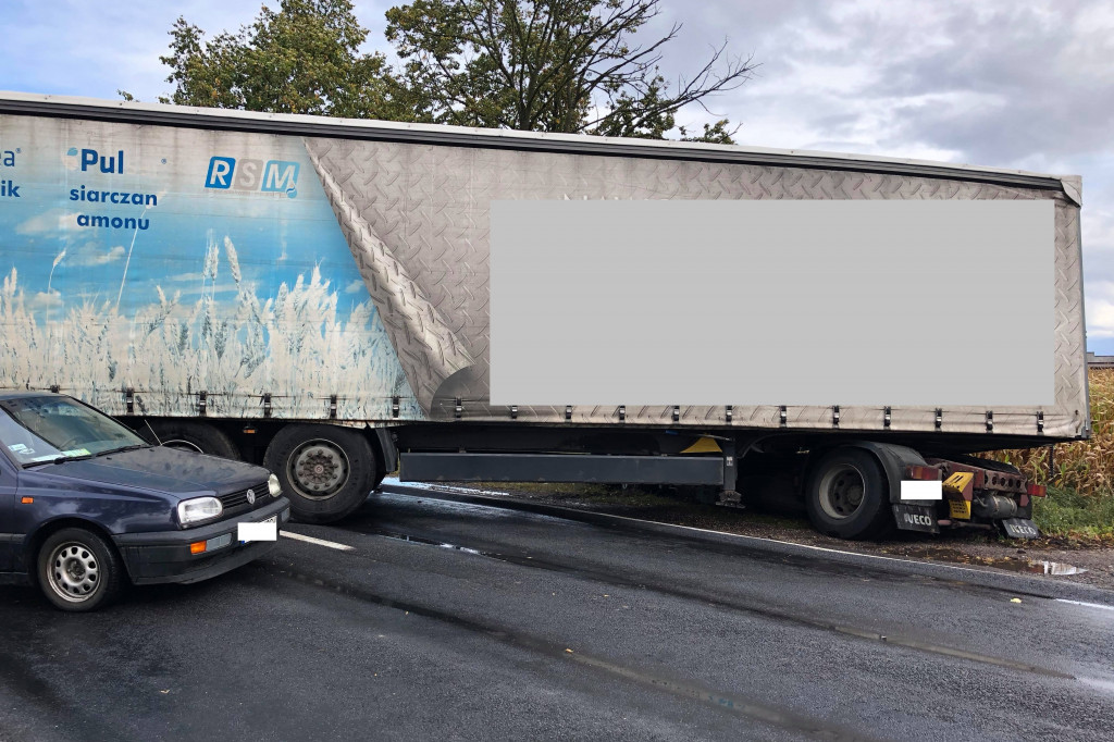 Tir zablokował DK nr 67 w Białowieżynie
