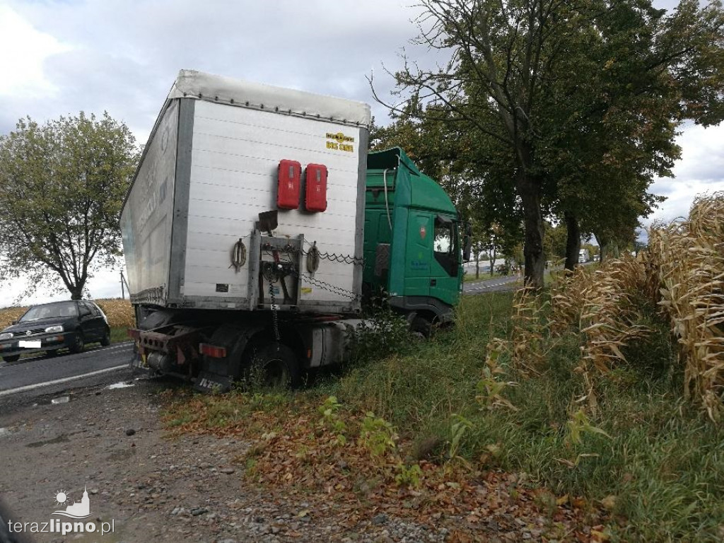 Tir zablokował DK nr 67 w Białowieżynie