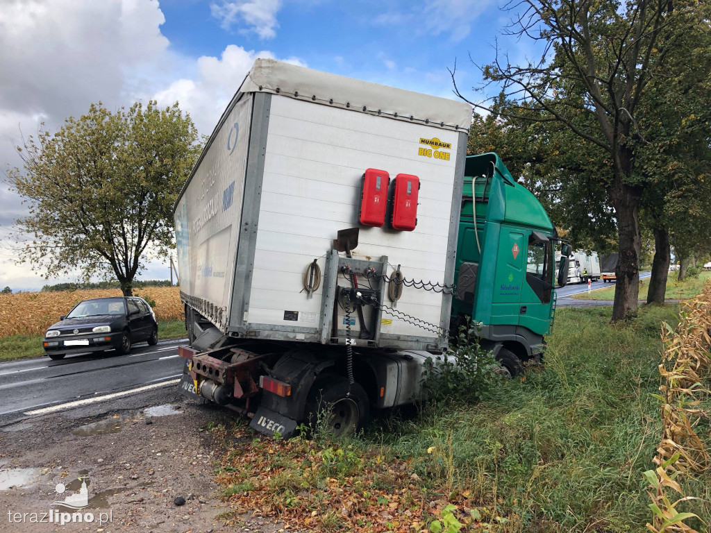 Tir zablokował DK nr 67 w Białowieżynie