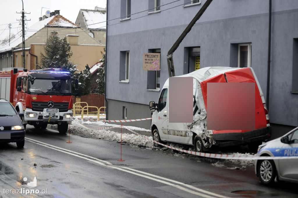 Ciężarówka uderzyła w busa