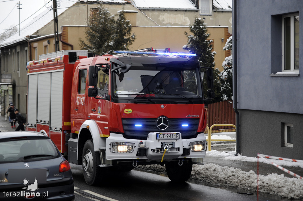 Ciężarówka uderzyła w busa