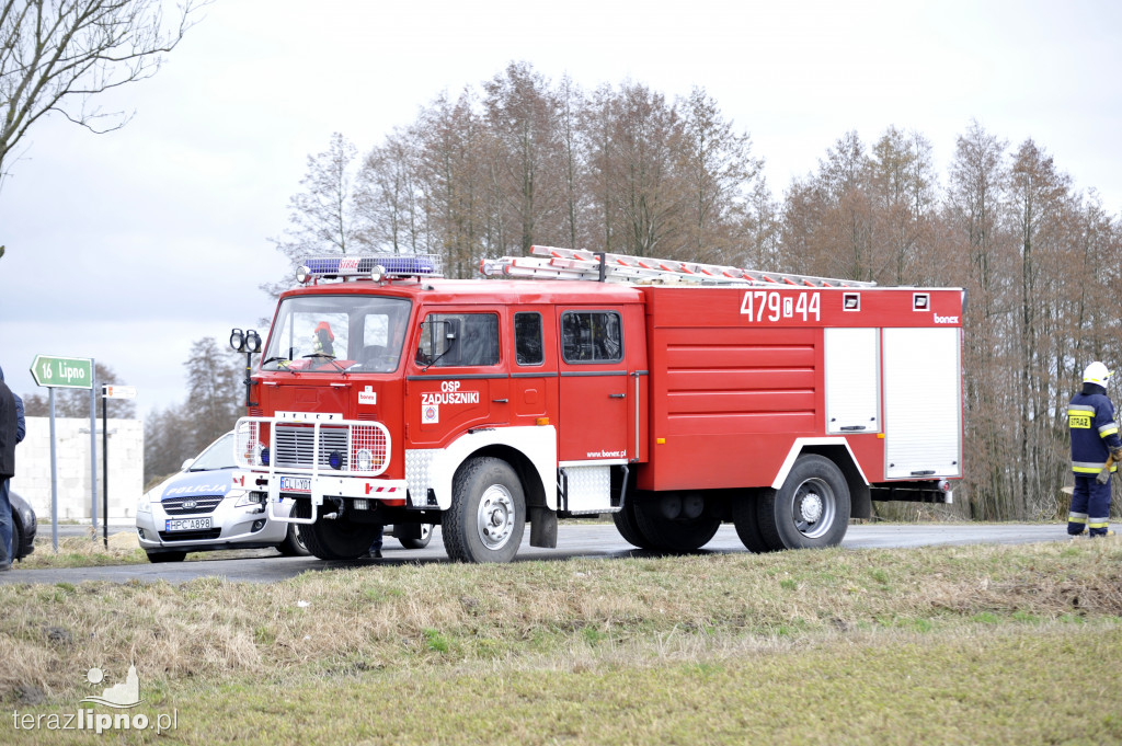 Wypadek cysterny i osobówki