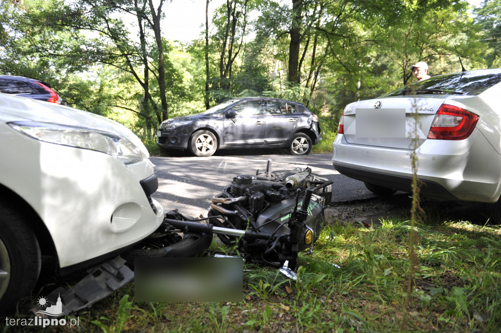 Pijany uderzył motocyklem w samochód