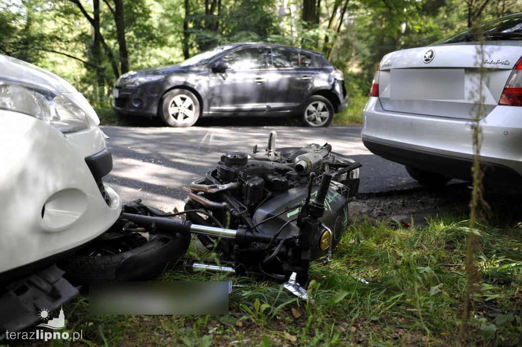 Pijany uderzył motocyklem w samochód