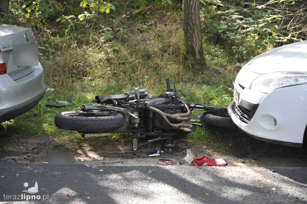 Pijany uderzył motocyklem w samochód