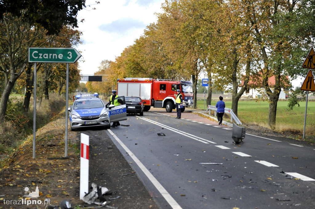 Zderzenie dwóch aut na DW 558