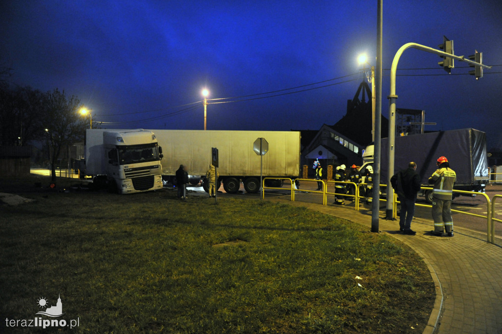 Zderzenie busa i ciężarówki w Lipnie