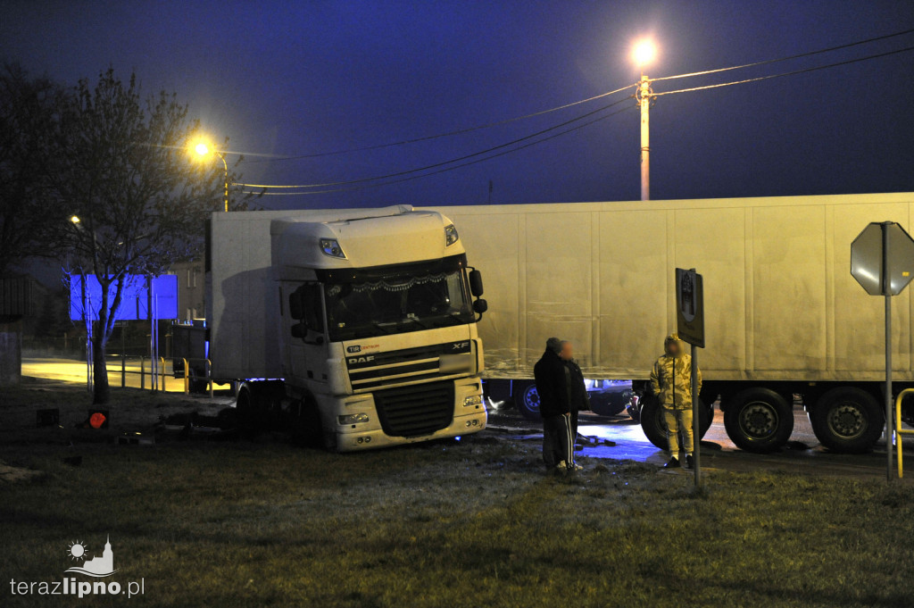 Zderzenie busa i ciężarówki w Lipnie