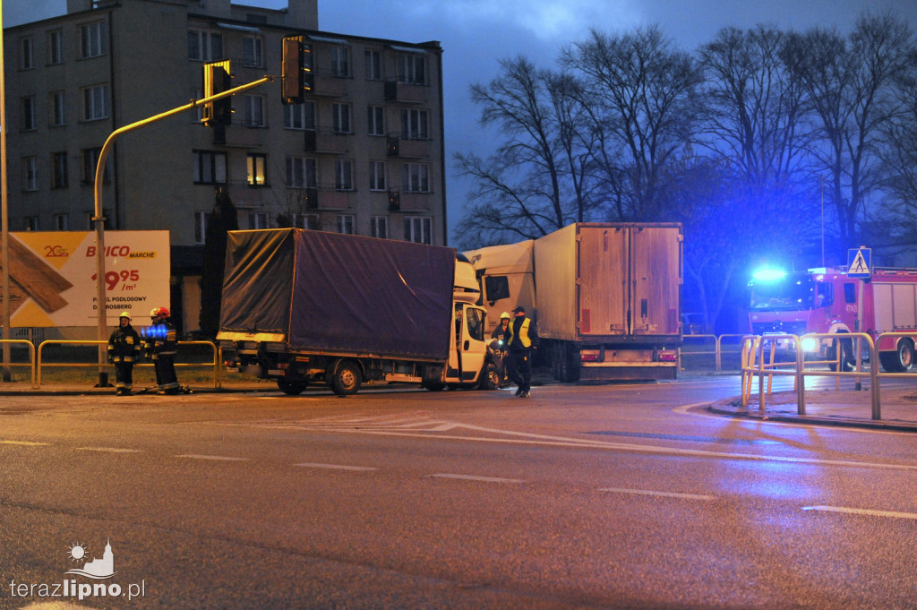 Zderzenie busa i ciężarówki w Lipnie