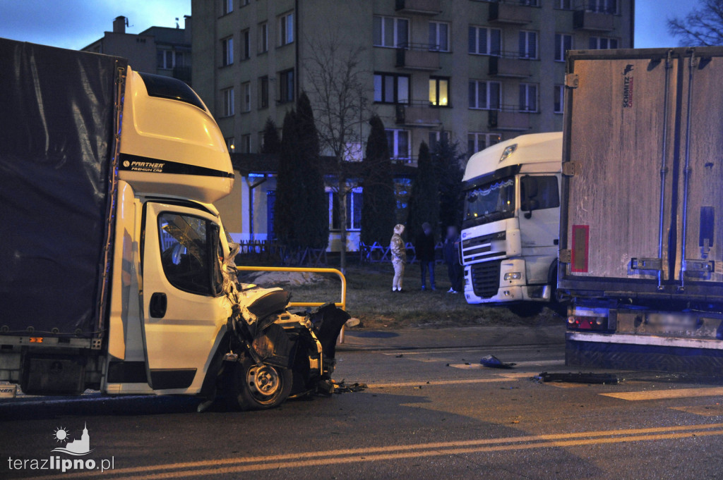 Zderzenie busa i ciężarówki w Lipnie