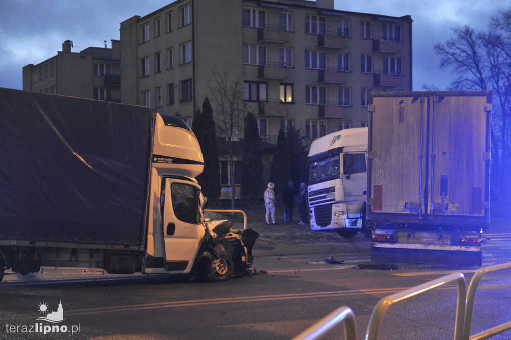 Zderzenie busa i ciężarówki w Lipnie
