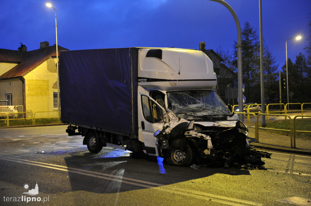 Zderzenie busa i ciężarówki w Lipnie